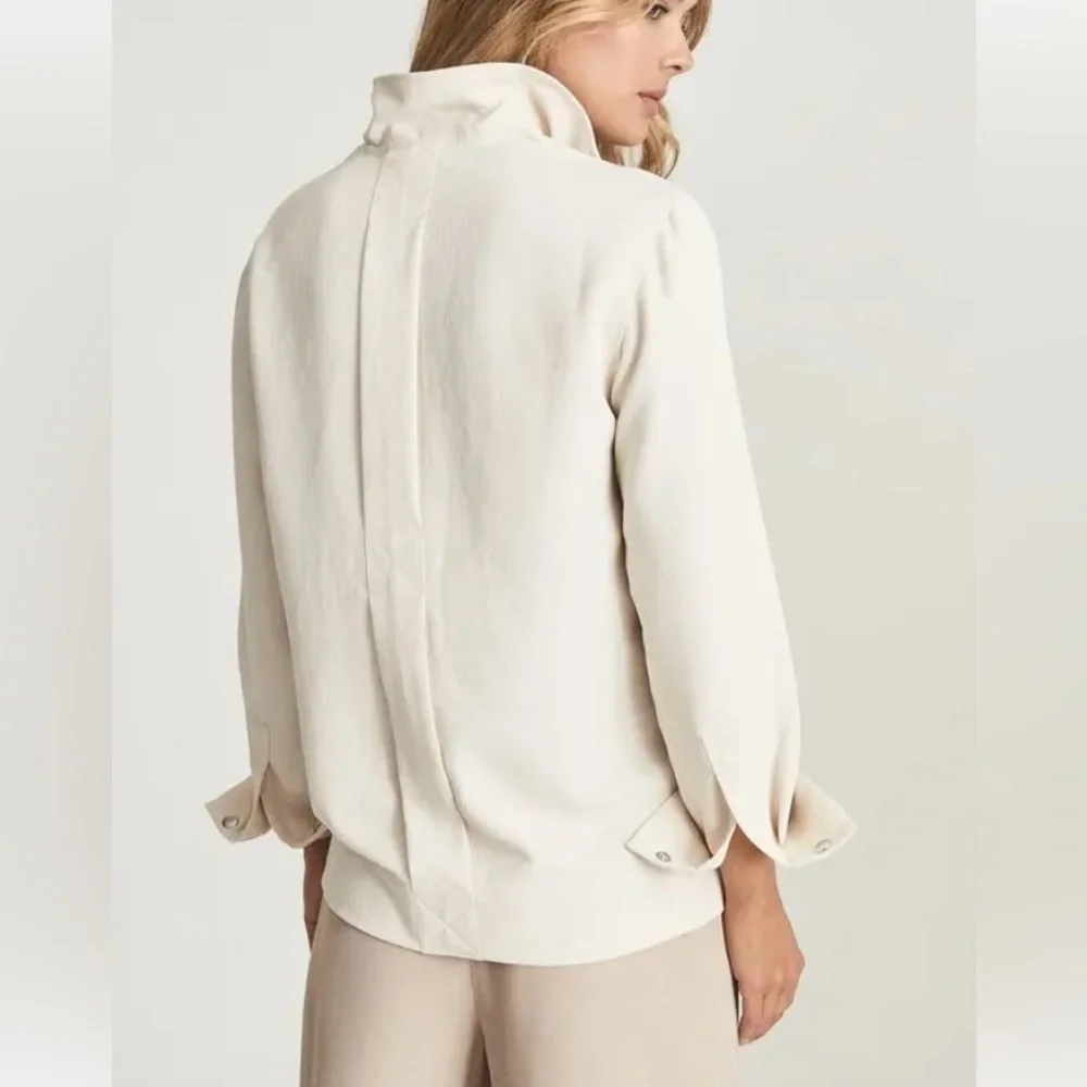 REISS Fleur Twin Pocket V-Neck Back Detail Lagenlook Minimalist Cream Blouse 0 - Picture 2 of 16
